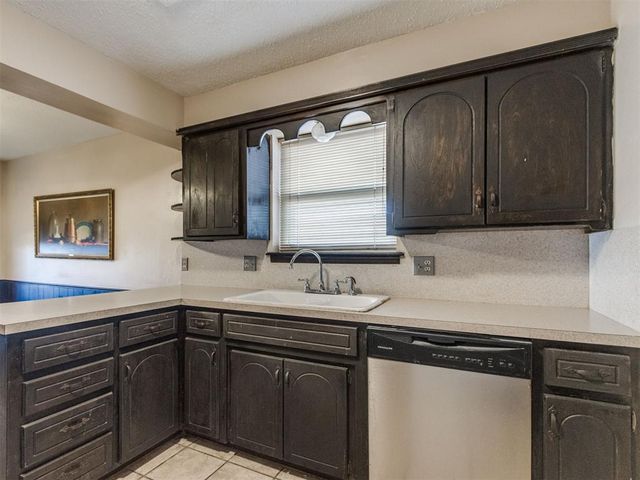 8817 S Charlotte Drive, Oklahoma City, OK 73159