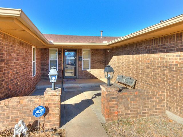 8817 S Charlotte Drive, Oklahoma City, OK 73159