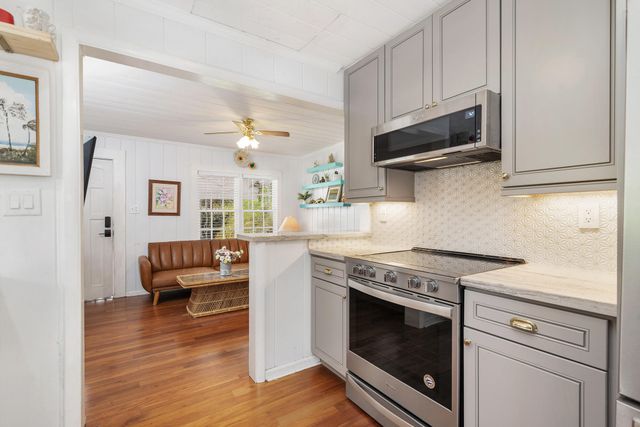 8 Surf Road, Boynton Beach, FL 33435