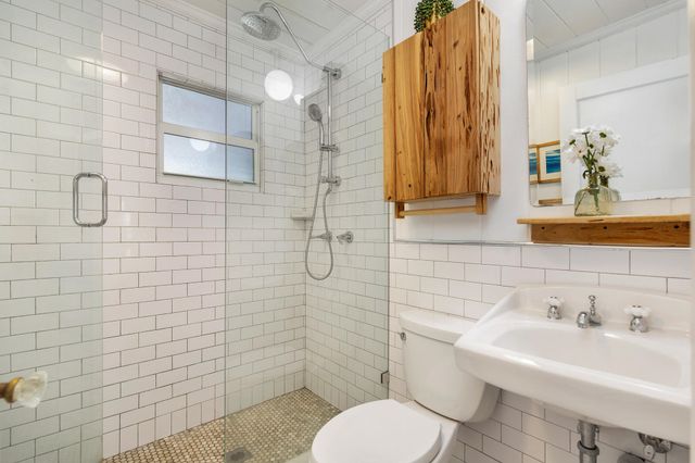 8 Surf Road, Boynton Beach, FL 33435