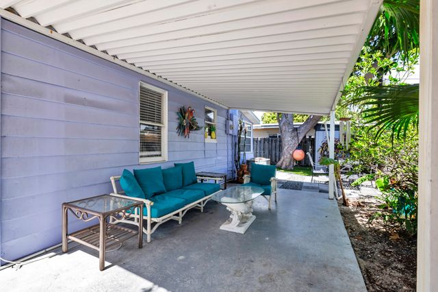 8 Surf Road, Boynton Beach, FL 33435