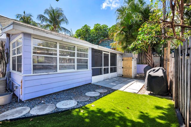 8 Surf Road, Boynton Beach, FL 33435