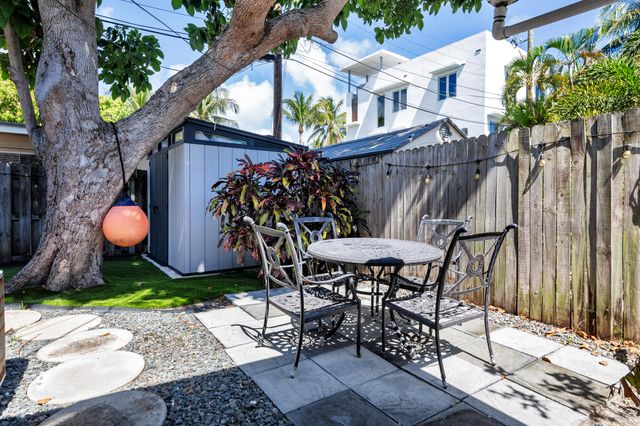 8 Surf Road, Boynton Beach, FL 33435