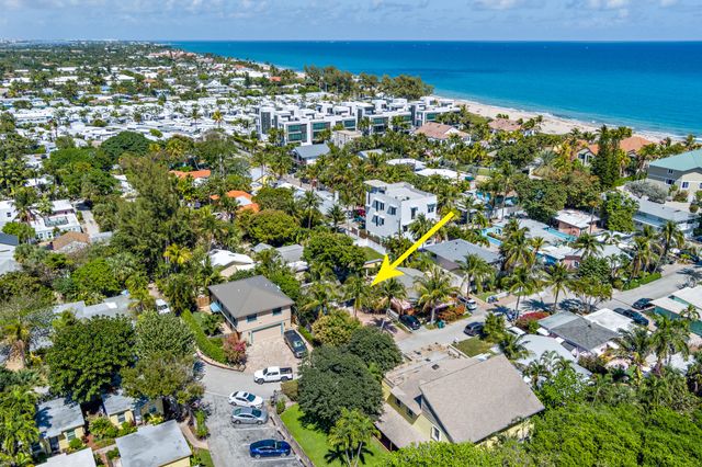 8 Surf Road, Boynton Beach, FL 33435