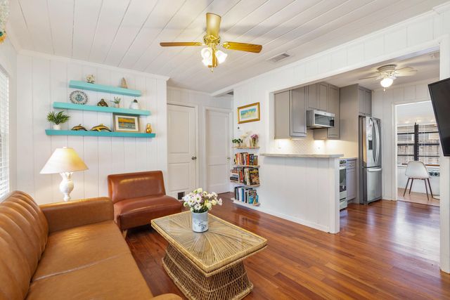 8 Surf Road, Boynton Beach, FL 33435