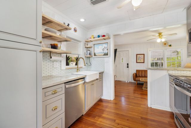 8 Surf Road, Boynton Beach, FL 33435