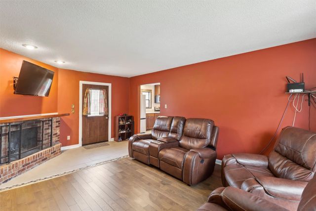 7300 Prairie Avenue, Urbandale, IA 50322