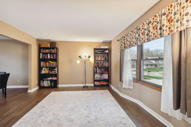 7300 Prairie Avenue, Urbandale, IA 50322