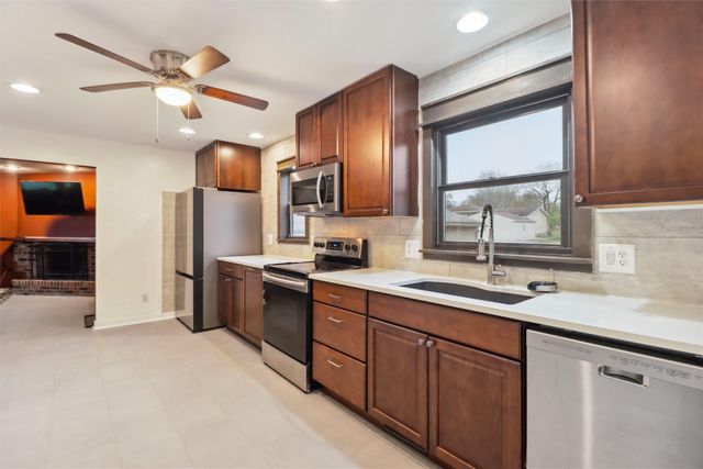 7300 Prairie Avenue, Urbandale, IA 50322