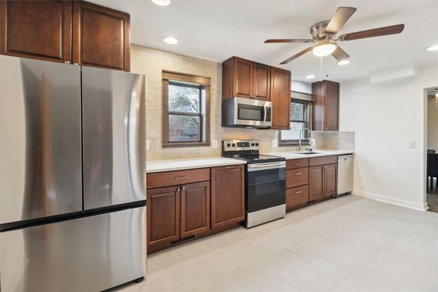 7300 Prairie Avenue, Urbandale, IA 50322