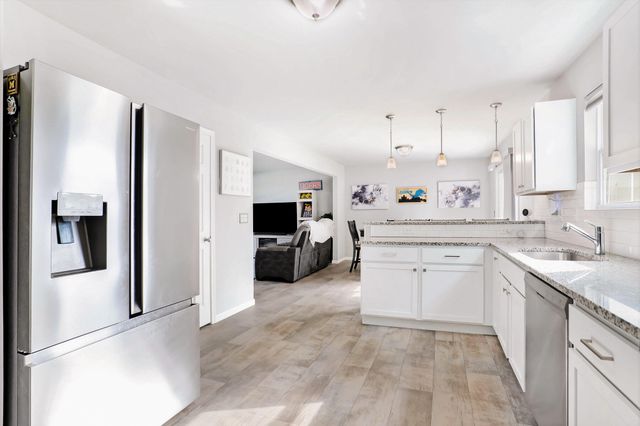 330 Lotz Court, Wayland, MI 49348