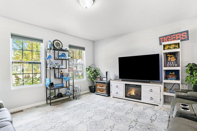 330 Lotz Court, Wayland, MI 49348