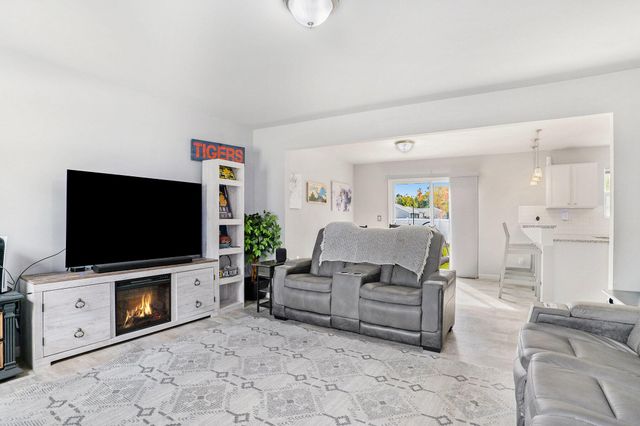 330 Lotz Court, Wayland, MI 49348