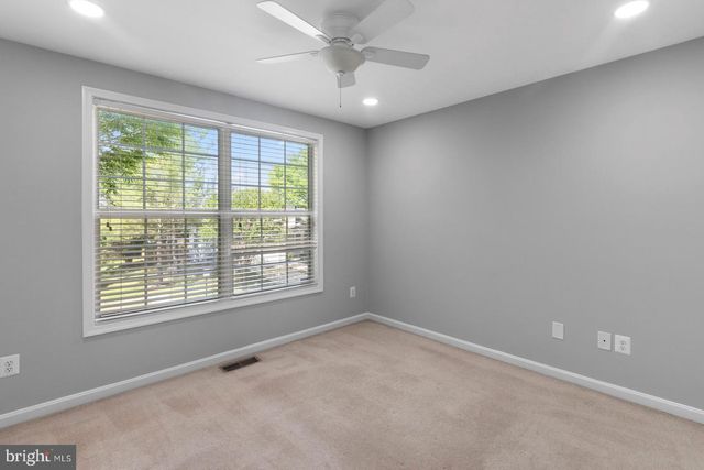 13121 MISTY GLEN LN, Fairfax, VA 22033