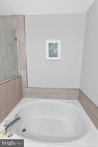 13121 MISTY GLEN LN, Fairfax, VA 22033