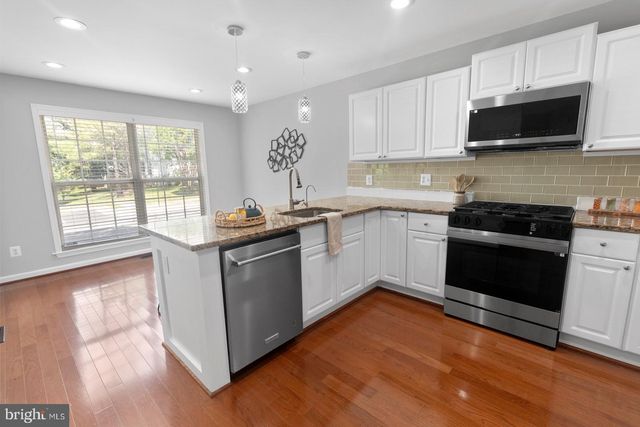 13121 MISTY GLEN LN, Fairfax, VA 22033