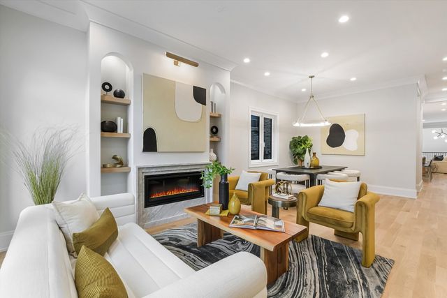 518 N Oakley Boulevard, Chicago, IL 60612