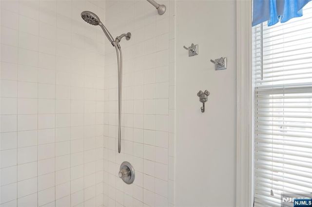 10-18 2nd Street, Fair Lawn, NJ 07410