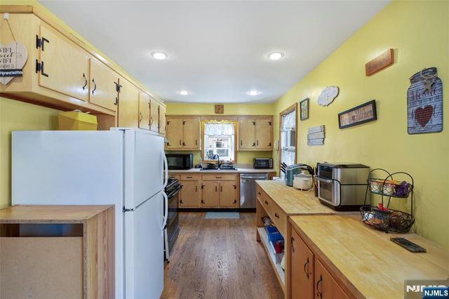10-18 2nd Street, Fair Lawn, NJ 07410