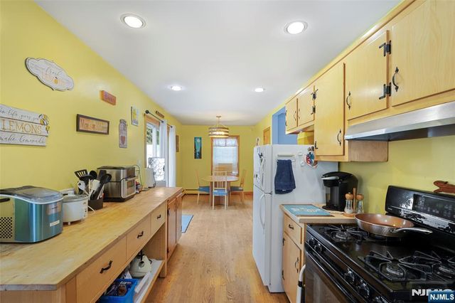 10-18 2nd Street, Fair Lawn, NJ 07410