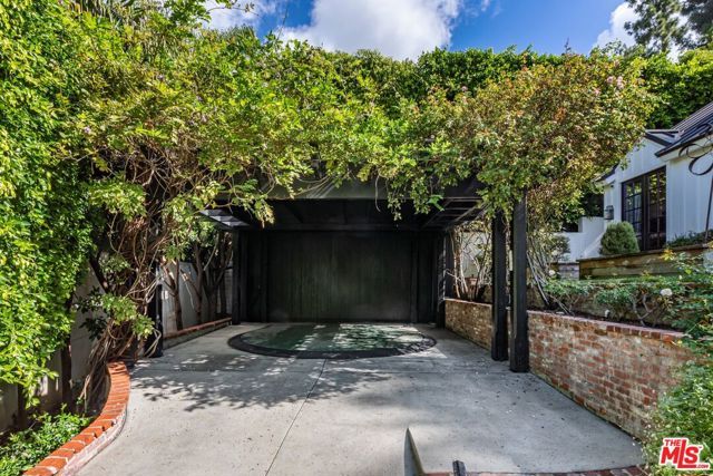 9151 Warbler Place, Los Angeles, CA 90069