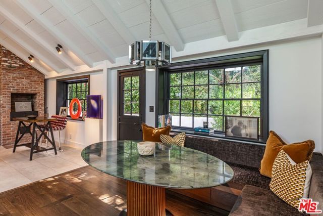 9151 Warbler Place, Los Angeles, CA 90069