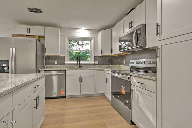 201 Coralwood Drive, Kingsport, TN 37663