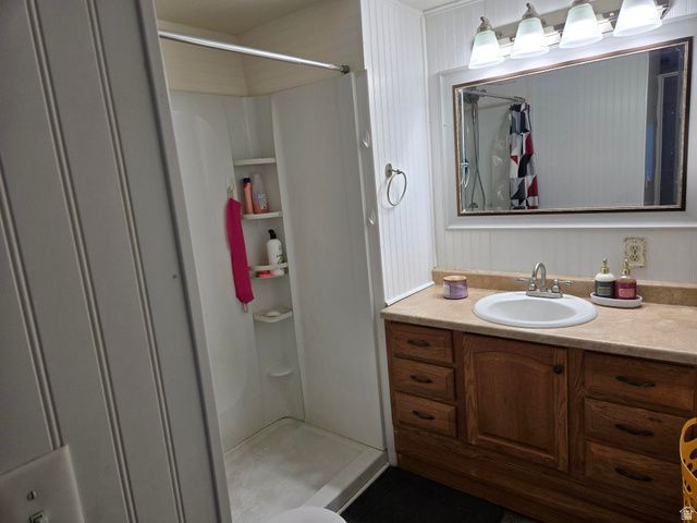 6935 S COLUMBIA DR, West Jordan, UT 84084