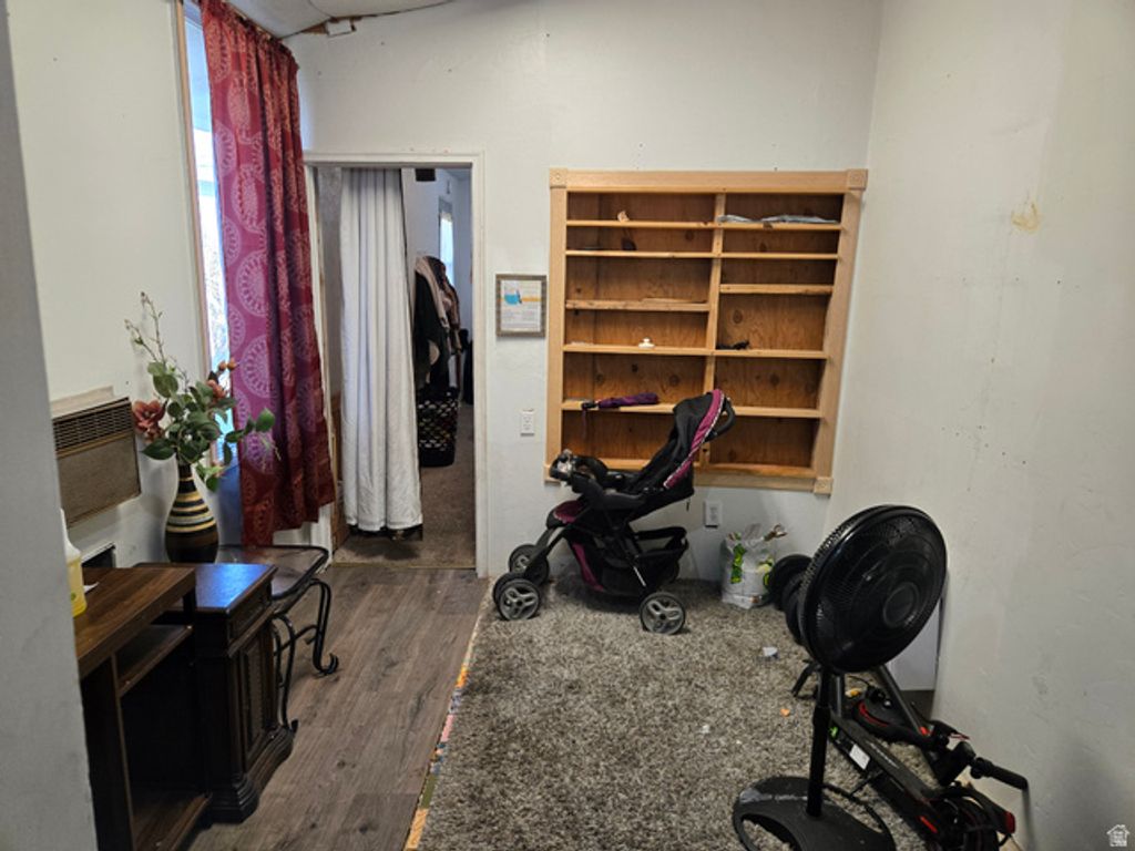 Image 4 of property listing at 6935 S COLUMBIA DR, West Jordan, UT 84084