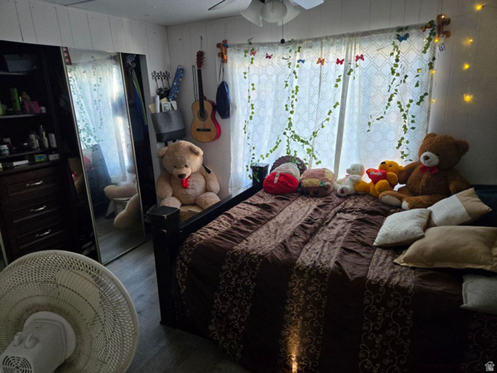 Image 6 of property listing at 6935 S COLUMBIA DR, West Jordan, UT 84084