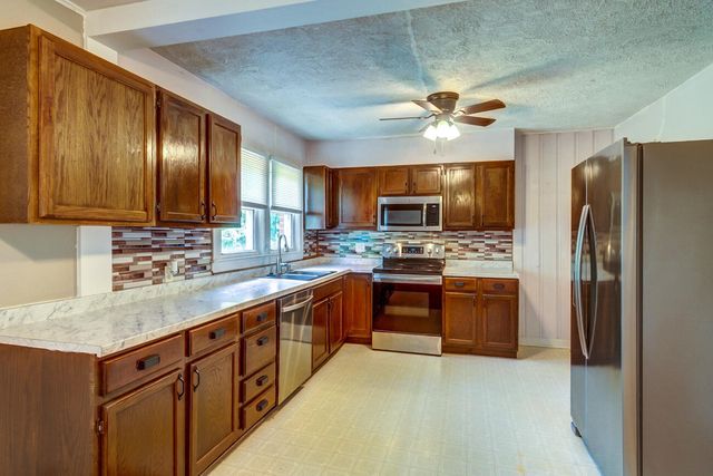 120 Windsor Drive, Winchester, KY 40391