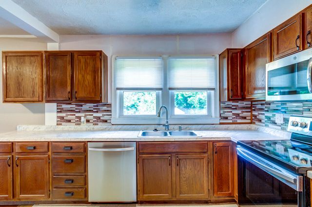 120 Windsor Drive, Winchester, KY 40391