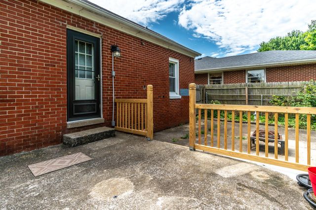120 Windsor Drive, Winchester, KY 40391