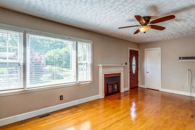 120 Windsor Drive, Winchester, KY 40391