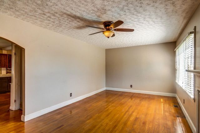 120 Windsor Drive, Winchester, KY 40391