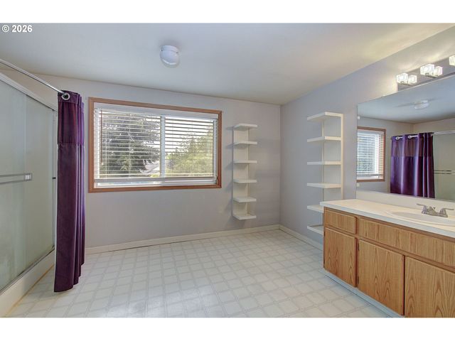 2101 Ne 151ST Ct, Vancouver, WA 98684