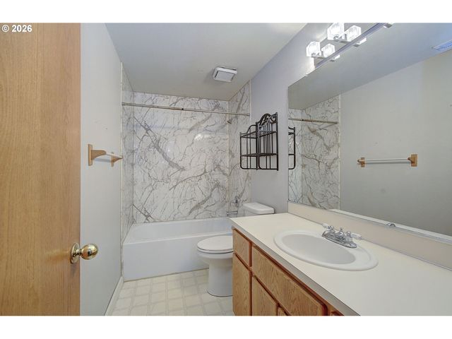 2101 Ne 151ST Ct, Vancouver, WA 98684