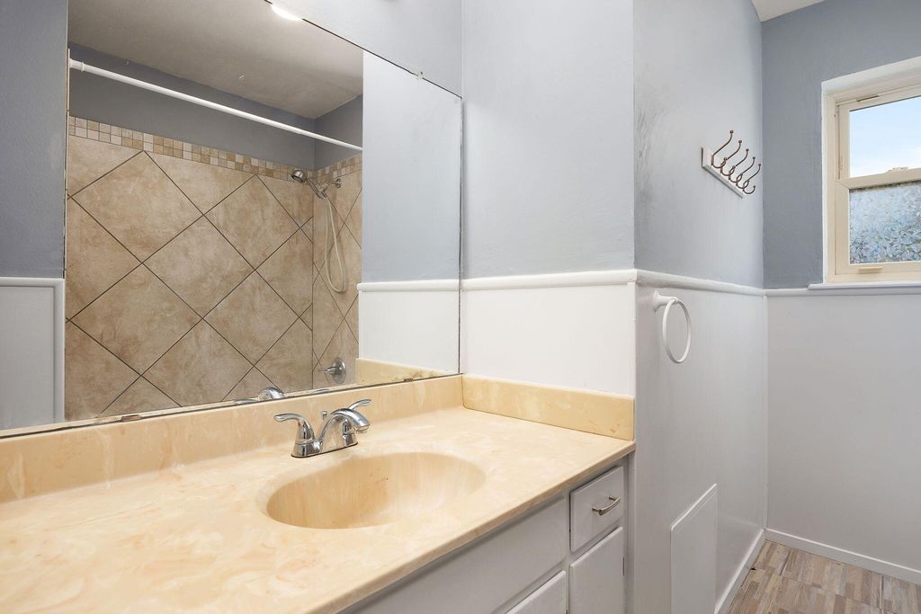Image 17 of property listing at 2306 Brown Street, San Angelo, TX 76903