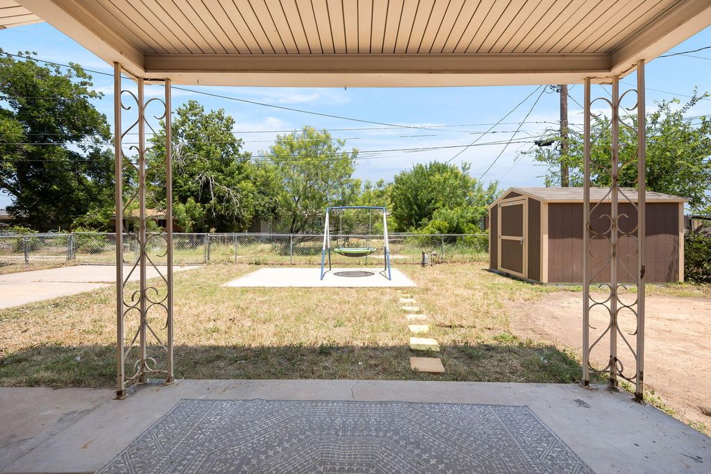 Image 24 of property listing at 2306 Brown Street, San Angelo, TX 76903