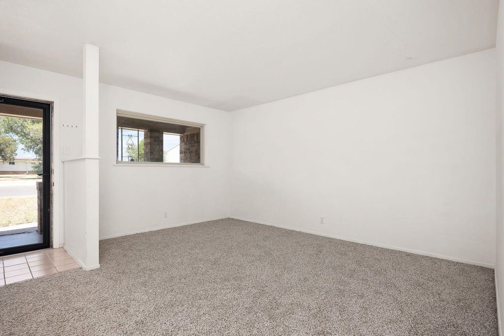Image 6 of property listing at 2306 Brown Street, San Angelo, TX 76903