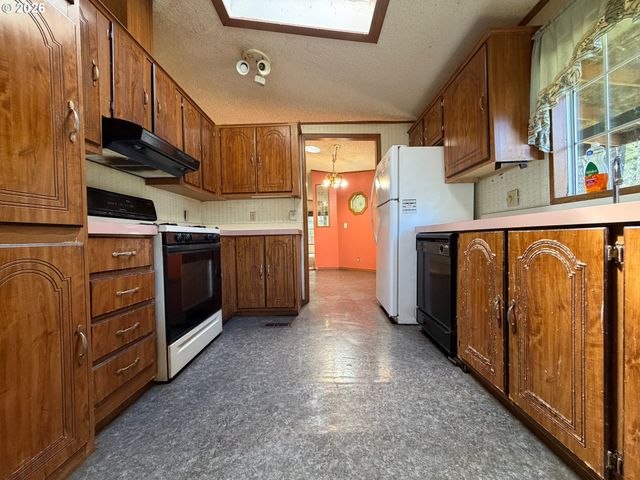 47247 HIGHWAY 101, Bandon, OR 97411