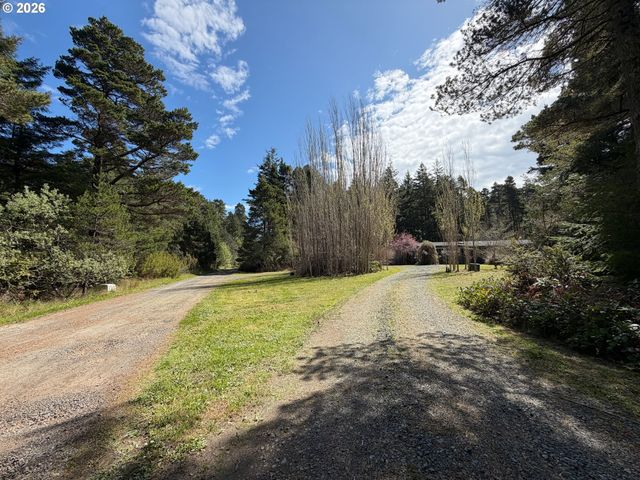47247 HIGHWAY 101, Bandon, OR 97411