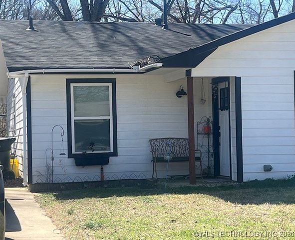 201 E Holcomb Street, Durant, OK 74701