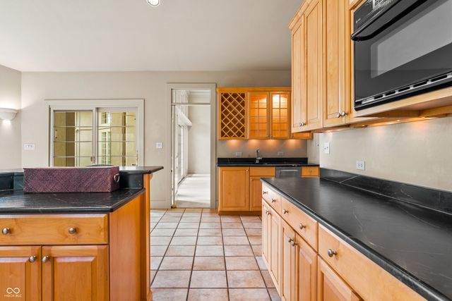 8424 W Mulligan Lane, Columbus, IN 47201