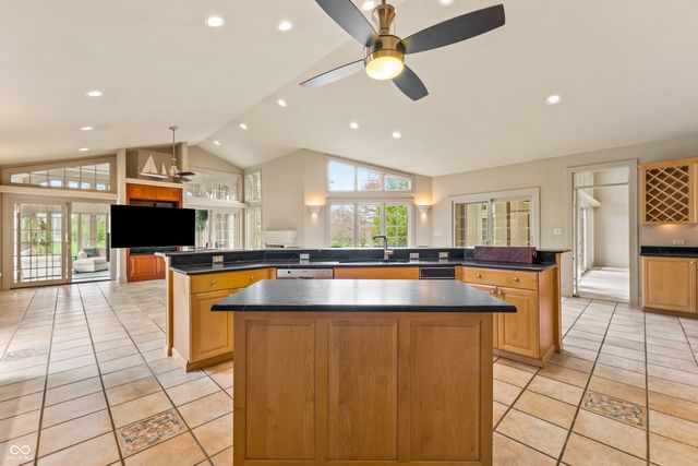 8424 W Mulligan Lane, Columbus, IN 47201