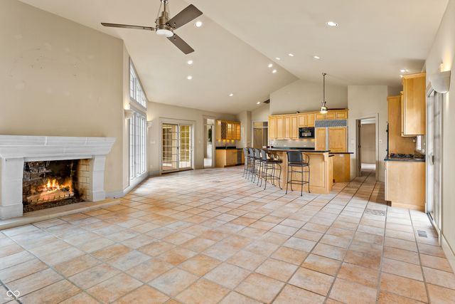 8424 W Mulligan Lane, Columbus, IN 47201