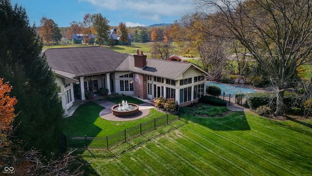 8424 W Mulligan Lane, Columbus, IN 47201