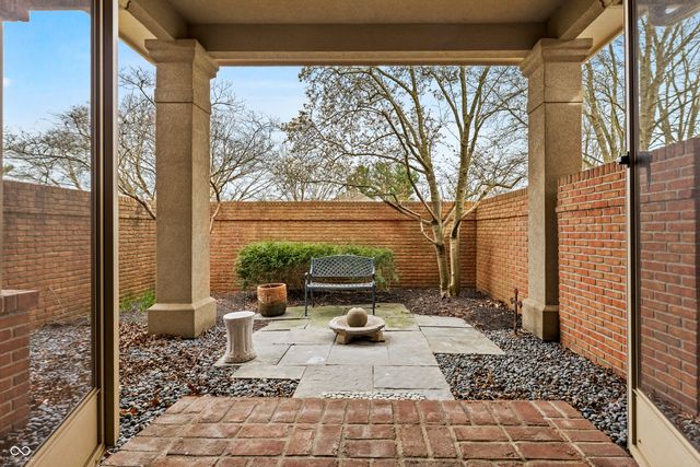 8424 W Mulligan Lane, Columbus, IN 47201