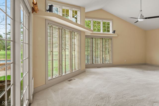 8424 W Mulligan Lane, Columbus, IN 47201