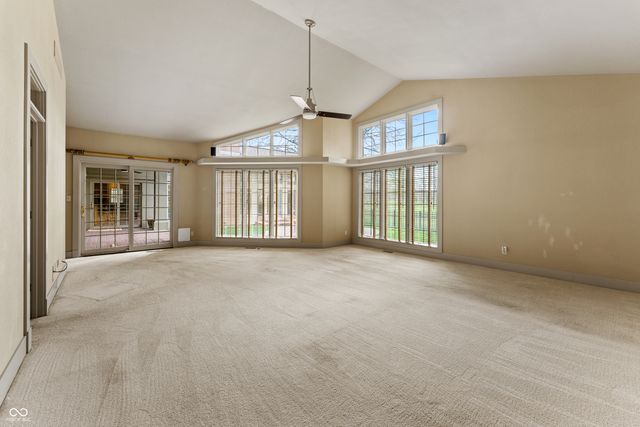 8424 W Mulligan Lane, Columbus, IN 47201